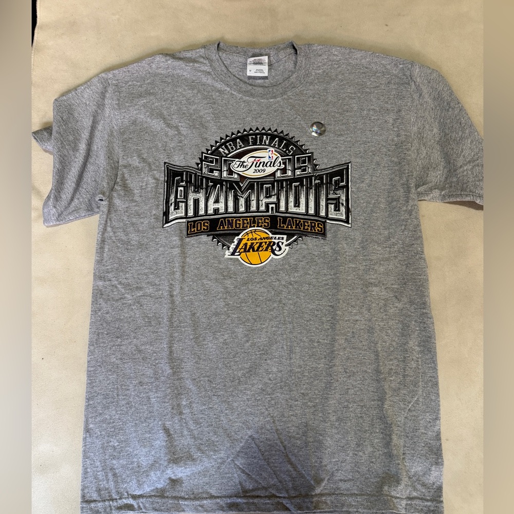 Vintage Los Angeles LA Lakers NBA Champions 2009 Finals Gray Tee Shirt Men’s M